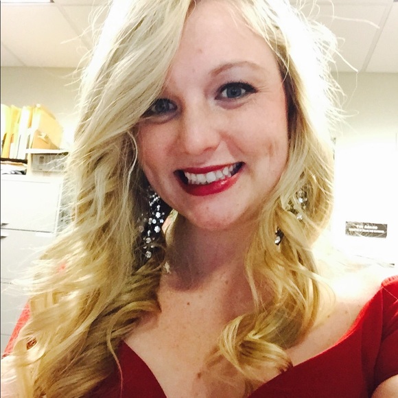 Meet your Posher, Brittney - Picture 1 of 1